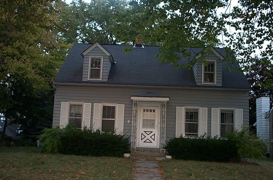 435 S 8th Ave, West Bend, WI 53095