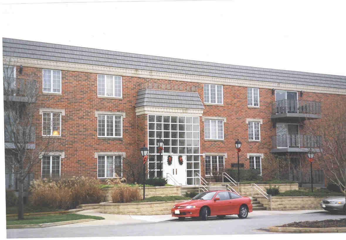 13335 Watertown Plank #304, Elm Grove, WI 53122
