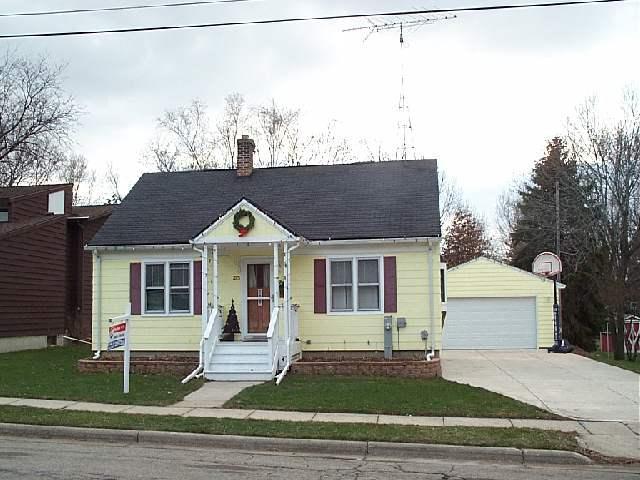 215 Lounsbury St., Watertown, WI 53098