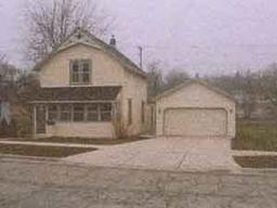 226 W Chestnut St, Port Washington, WI 53074