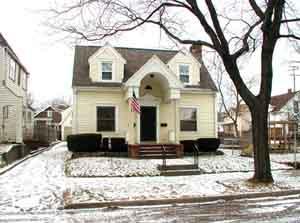 912 West Lawn Ave, Racine, WI 53405