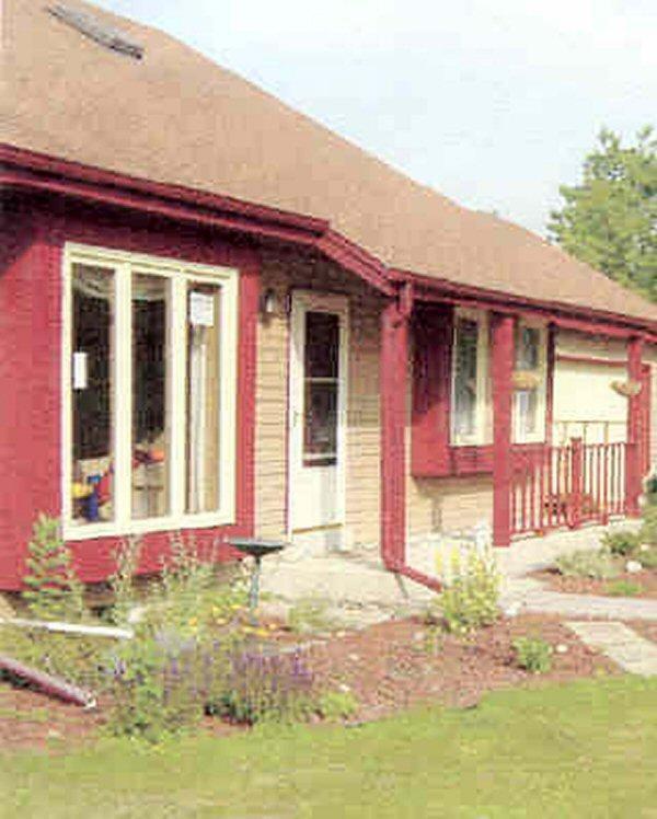 6637 S Spring Dr., Mukwonago, WI 53149