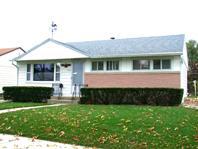 7923 W Custer, Milwaukee, WI 53218