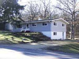 836 Indian Hills Rd., Fontana, WI 53125