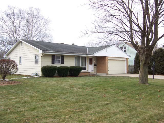719 E Roland St., Oconomowoc, WI 53066