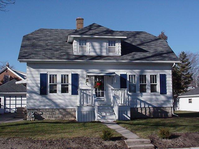 159 S Dries St, Saukville, WI 53080