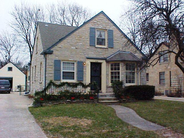 820 W La Salle, Glendale, WI 53209