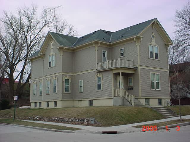 325 Wisconsin #323,323A, Sheboygan, WI 53081