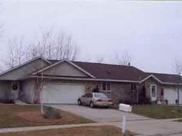 537 Olympic Dr., Slinger, WI 53086