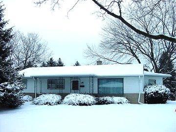 2906 N 121st St., Wauwatosa, WI 53222