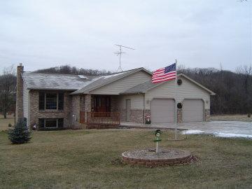 19621 Ideal Rd., Leon, WI 54656