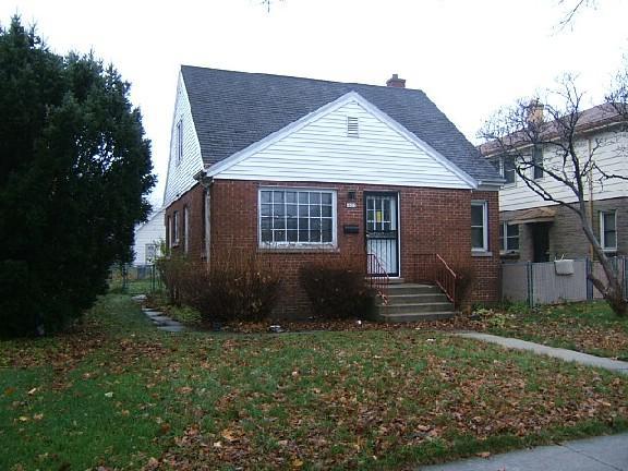 4623 W Fond Du Lac Ave, Milwaukee, WI 53216