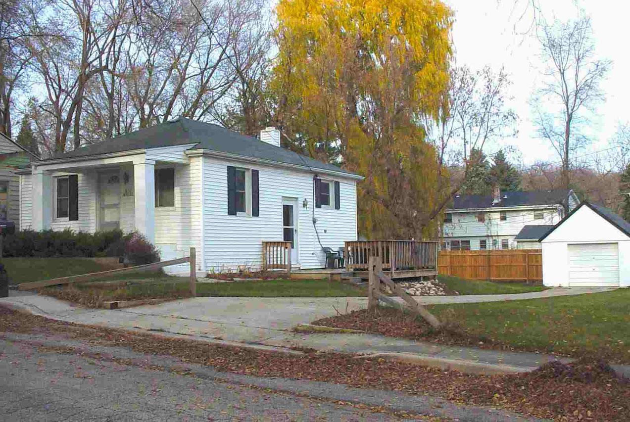 N38W5560 Burr Ln., Cedarburg, WI 53012