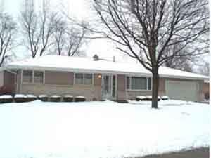 7104 W Chapman Ave., Greenfield, WI 53220