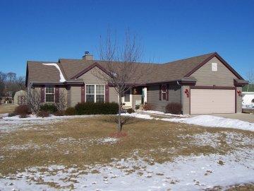 401 Larkin St., Eagle, WI 53119