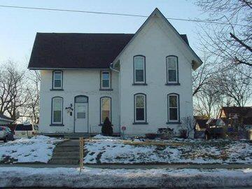 112 S West Ave., Waukesha, WI 53186