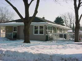 639 E Roland St, Oconomowoc, WI 53066