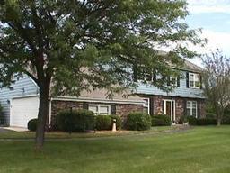 W356N6045 Anchor Ct., Oconomowoc, WI 53066