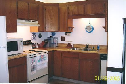 3215 W Mangold Ave. #B, Greenfield, WI 53221