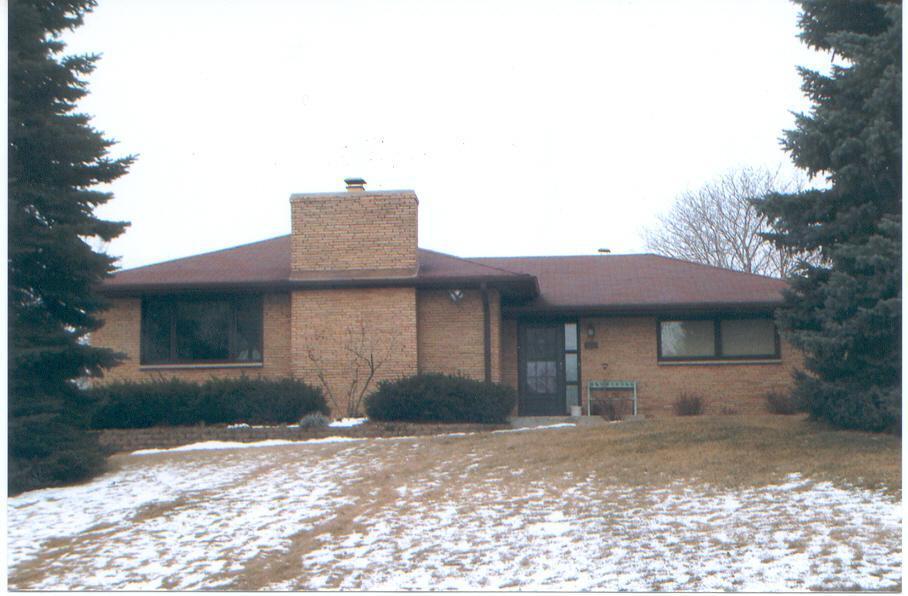1045 Summit Dr., Brookfield, WI 53186