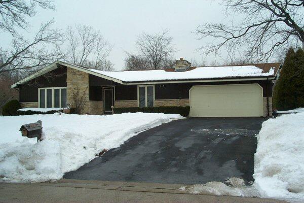 900 W Glen River Rd., Glendale, WI 53217