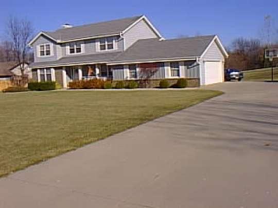 1870 Butternut Ln., Cedarburg, WI 53024