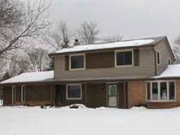 5703 Rochelle Dr., Greendale, WI 53129