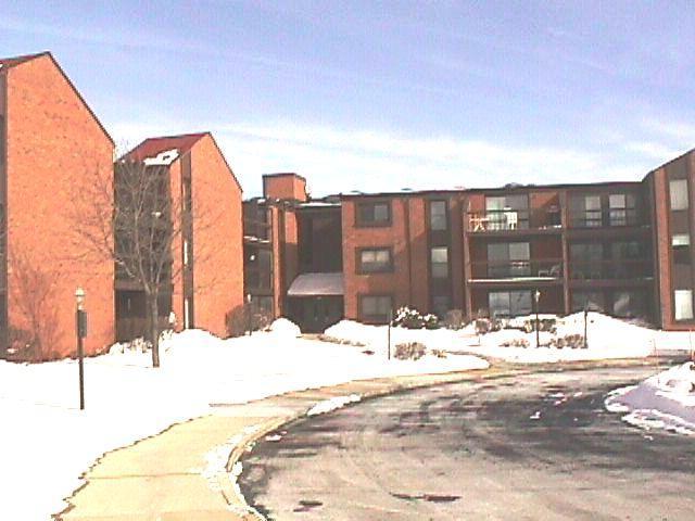 6100 W Stonehedge Dr. #346-C, Greenfield, WI 53220