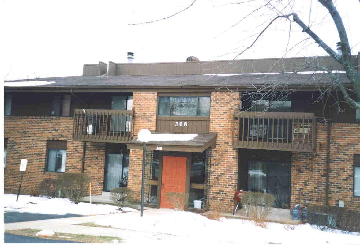 368 Park Hill Dr. #D, Pewaukee, WI 50372