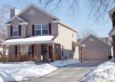 1910 N 85th St., Wauwatosa, WI 53226