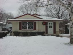 1744 N 118th St., Wauwatosa, WI 53226