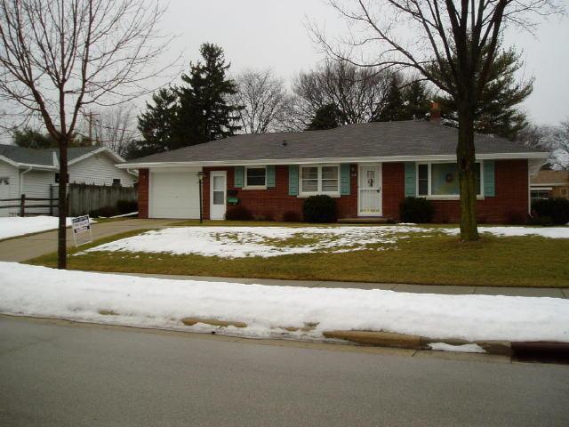 1016 Oxford Rd, Waukesha, WI 53186