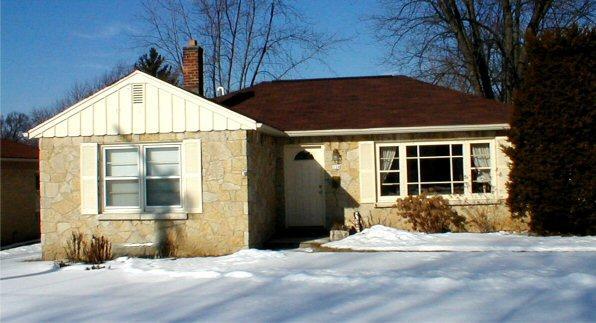 128 W Newhall Ave., Waukesha, WI 53186