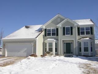 8434 S Saddle Ct., Oak Creek, WI 53154