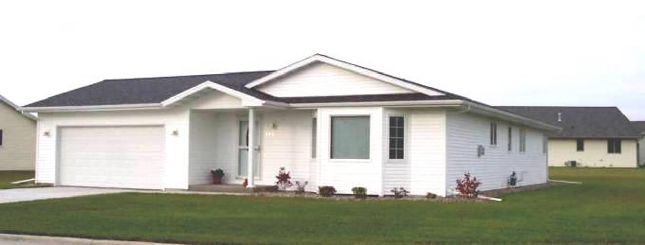 101 Meadow Ridge, Sheboygan Falls, WI 53085