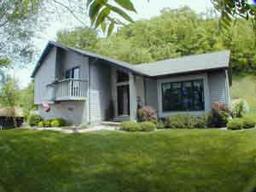 4635 Cliffside Dr, La Crosse, WI 54601