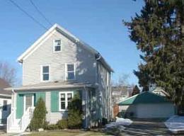 1114 Beechwood Ave., Waukesha, WI 53186