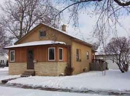 1903 S 14th St., La Crosse, WI 54601