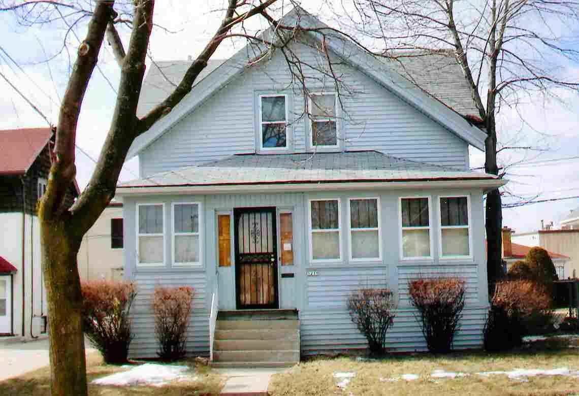 5219 N 38th St, Milwaukee, WI 53209