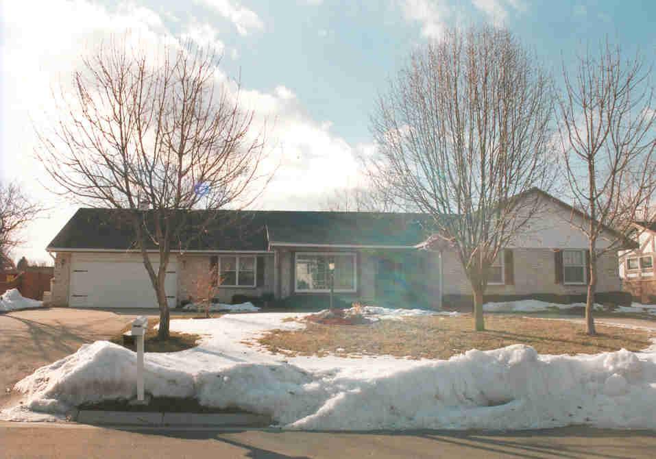 6431 N Bittersweet Ln., Glendale, WI 53217