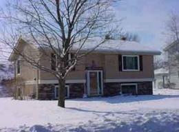 195 Willow Dr, Hartland, WI 53029
