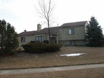 1134 Willow Grove Dr., Pewaukee, WI 53072