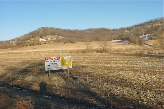 N4890 Greens Coulee, Onalaska, WI 54650
