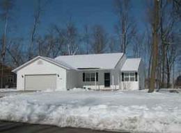 216 Hargrove Pl., West Bend, WI 53095