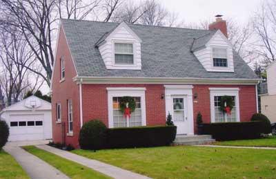 2637 N 95th St., Wauwatosa, WI 53226
