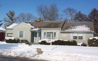 452 Greenland Ave., Oconomowoc, WI 53066