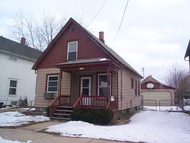 1717 Edgewood Ave, Racine, WI 53404