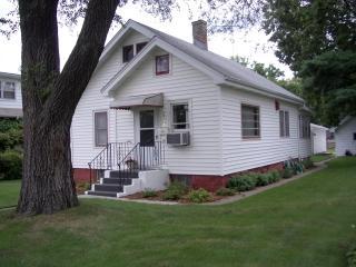 2017 S 20th St., La Crosse, WI 54601