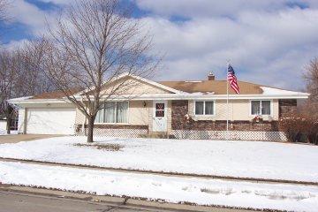 730 E Manitowoc, Oak Creek, WI 53154