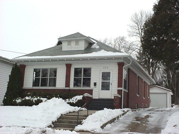 606 N Water St., Watertown, WI 53098